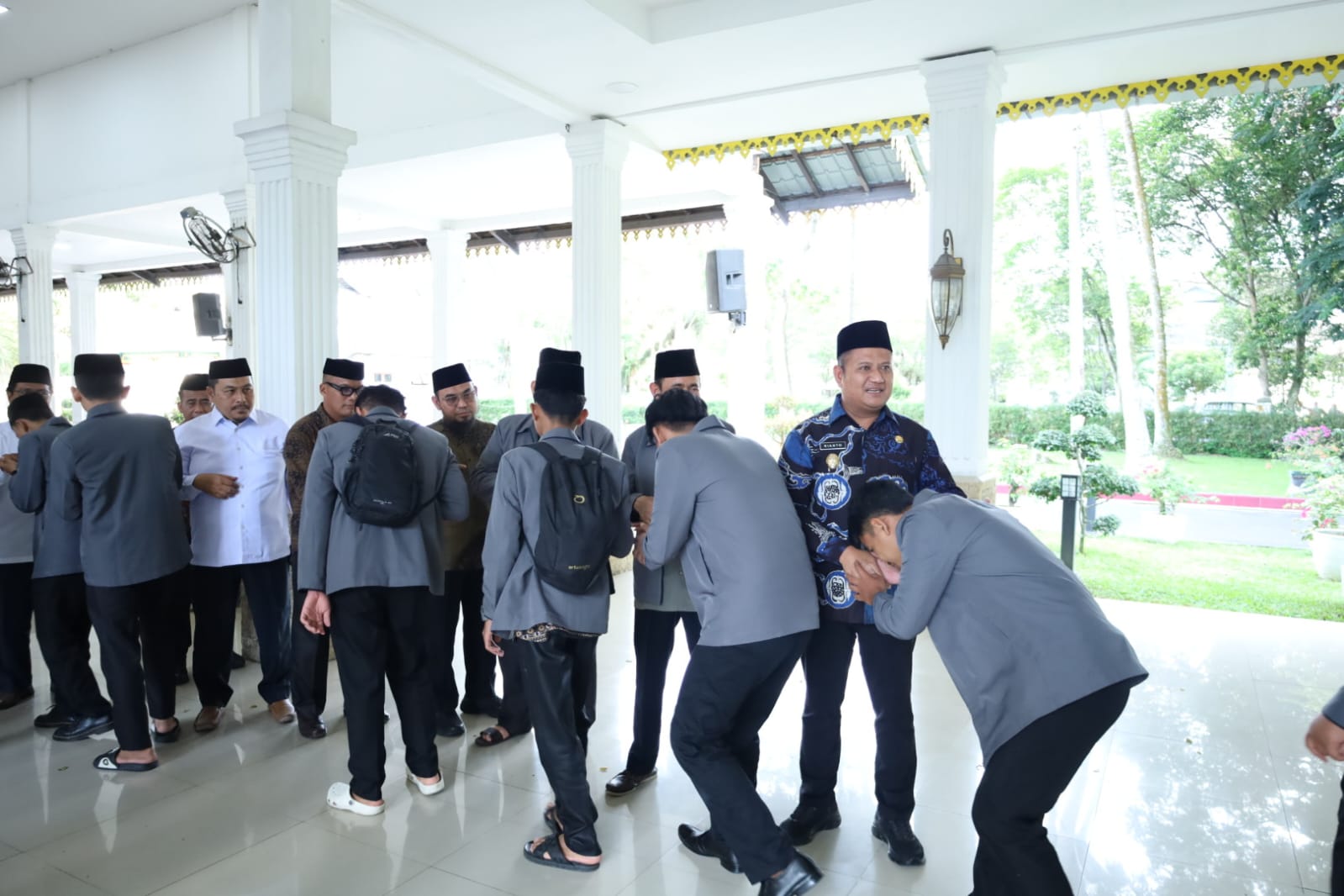 Wakil Bupati Asahan Sambut Kepulangan Kafilah MTQ, Raih Juara Umum V dan Bawa Pulang 24 Piala