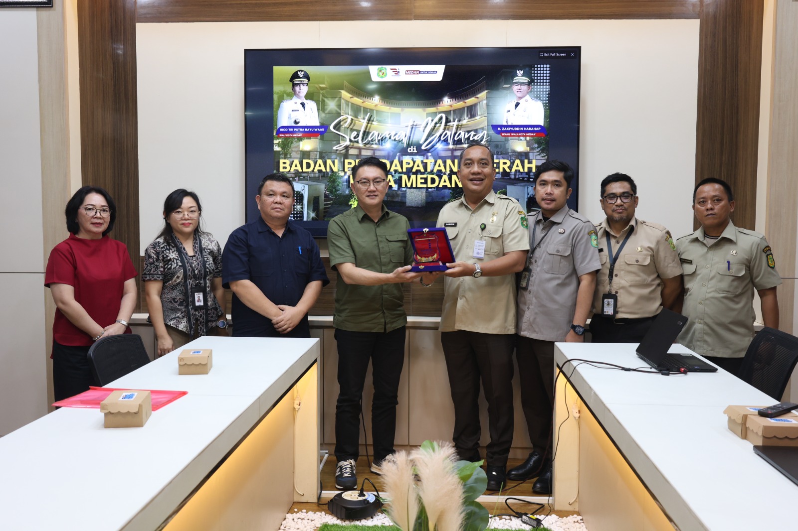 Bapenda Kota Medan Terima Kunjungan Studi Komparasi Bapenda Kota Manado Terkait Implementasi QRESTO