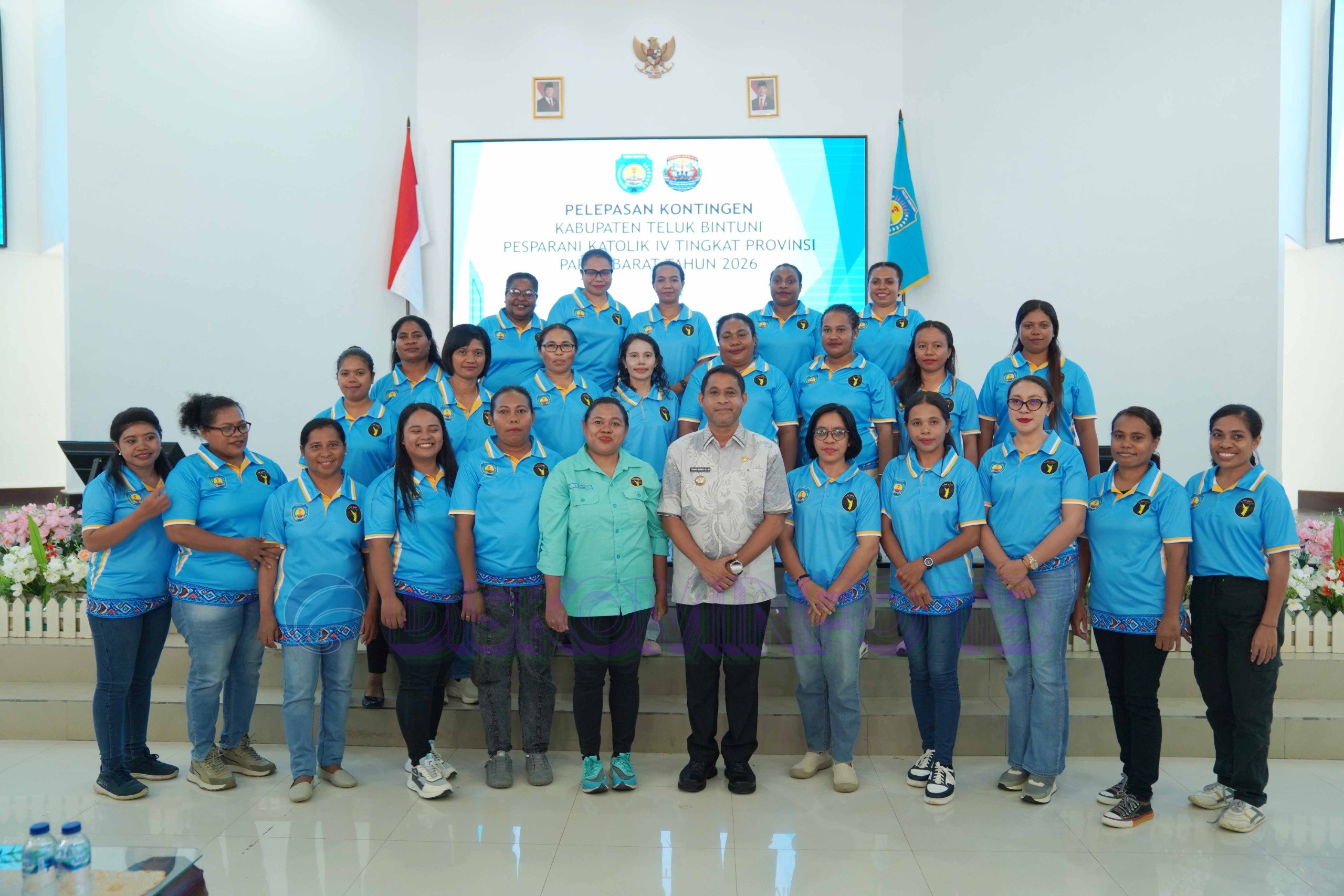 Menjadi Duta Dan Tuan Rumah Yang Memberkati : Kontingen Teluk bintuni Dilepas Menuju Pesparani Iv Tingkat Provinsi Papua Barat