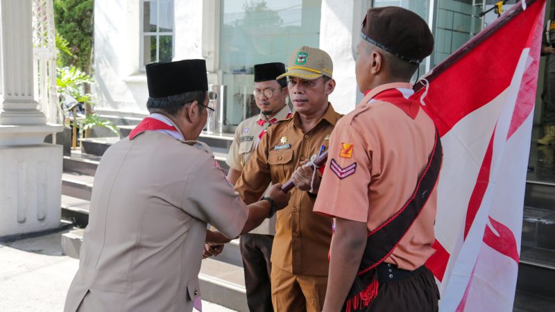 Wali Kota Diwakili Sekertaris Daerah Lepas Kontingen Kwarcab Gerakan Pramuka Kota Pematangsiantar Ikuti Jambore Daerah Sumut XI Tahun 2026
