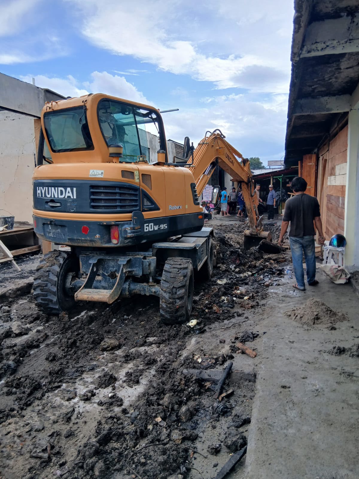 Pasca Kebakaran Pasar Dwikora, Bantuan Tahap 1 Sudah Disalurkan, Proses Pembangunan Area Kios Dipersiapkan
