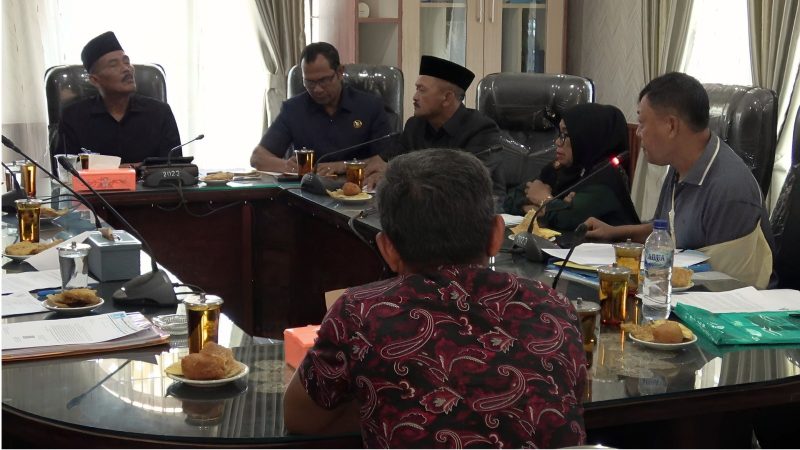 Pedagang Pasar Senin Tolak Pembangunan KDMP, Komisi III DPRD Langkat dan Camat Hinai Setuju Pindah Lokasi