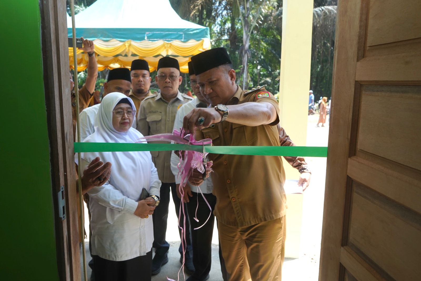 Wakil Bupati Asahan Meresmikan Gedung Persiapan MAN 3 Asahan
