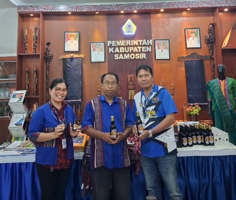 Ayok ke PRSU ! Stan Pemkab Samosir, Promosikan Produk Unggulan “Wine Mangga” yang Sudah Mendunia