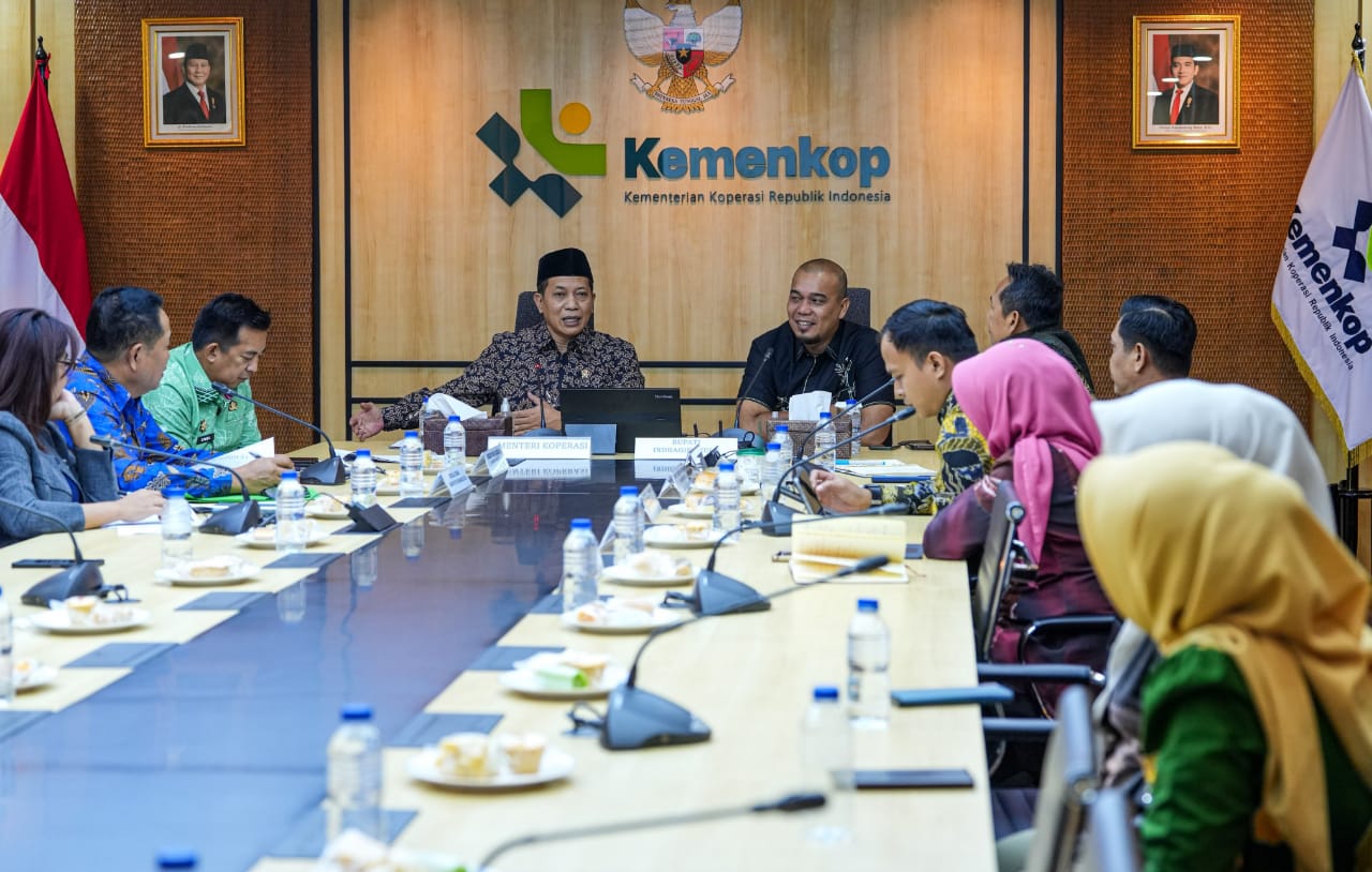 Perkuat Ekonomi Masyarakat, Bupati Inhu Kunjungi Kementrian Koperasi RI
