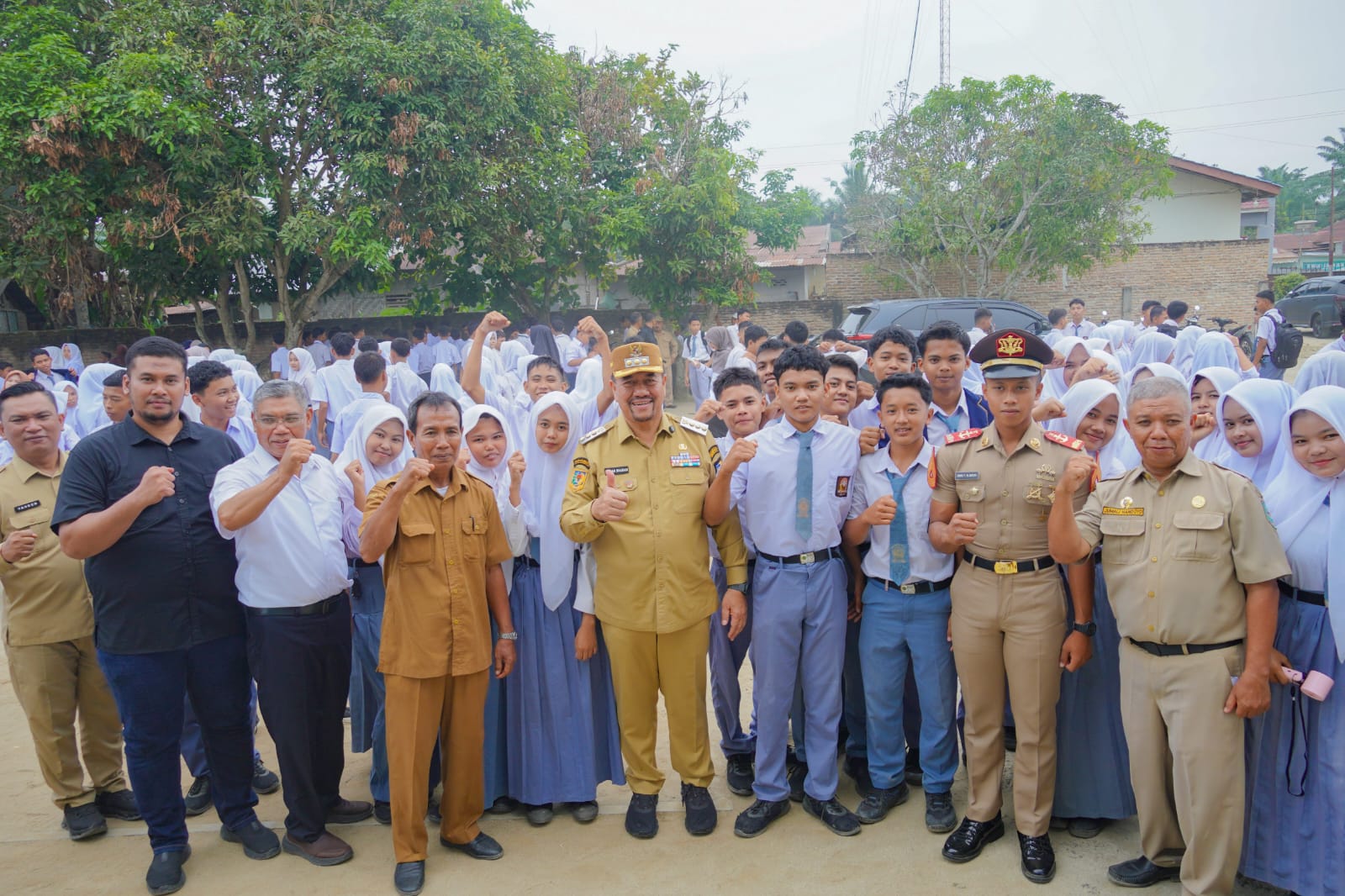 Kunjungi Yayasan Perguruan Nasional Petatal, Bupati Baharuddin Siagian Berikan Motivasi kepada Siswa