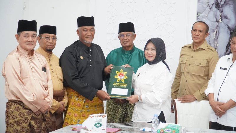 Plt. Bupati Tiorita Perkuat Sinergi Bersama Tokoh Melayu Demi Kemajuan Langkat