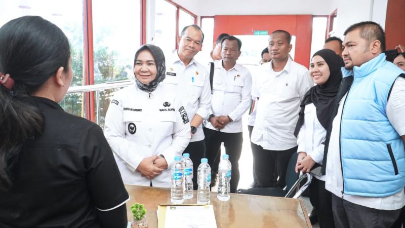Plt. Bupati Tiorita Tinjau Ketersediaan BBM di SPBU Stabat, Gerak Cepat Atasi Antrean BBM di Langkat