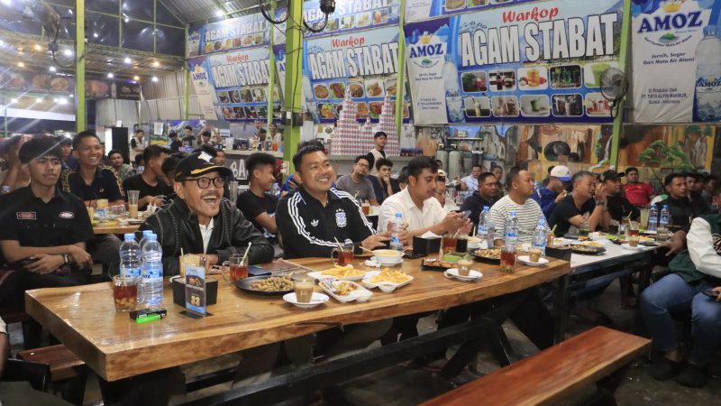 Perkuat Sinergitas Melalui Kebersamaan, Kapolres Langkat Polda Sumut Nobar Final Piala Dunia Bersama Masyarakat