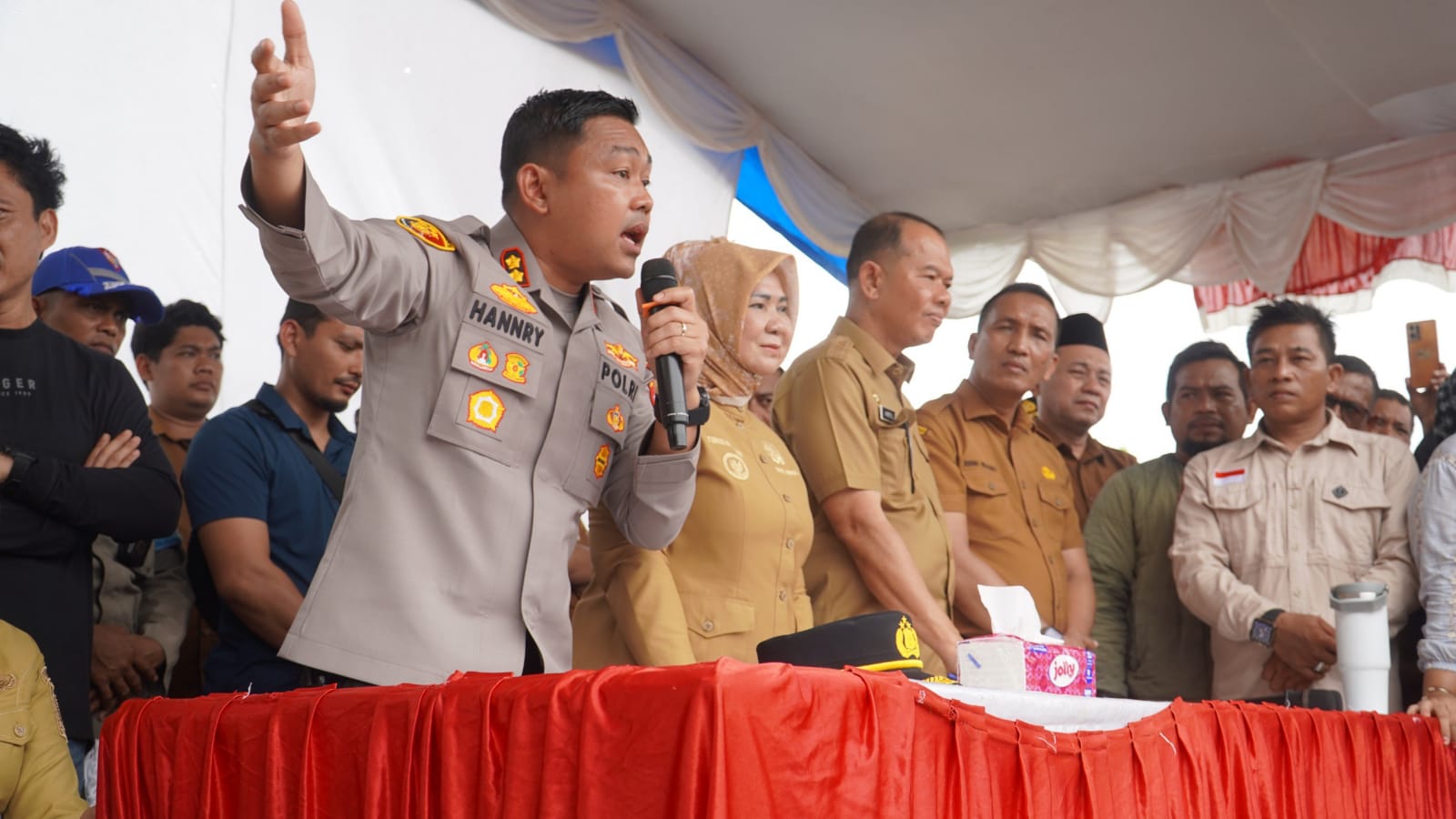 Plt. Bupati Tiorita Kawal Percepatan Bantuan Banjir, Tegaskan Siap Berjuang Bersama Warga Langkat