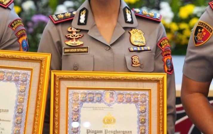 Kapolres Pematangsiantar Terima Piagam Penghargaan Pelayanan Prima Kategori A dari Kapolri, Diserahkan Kapolda Sumut