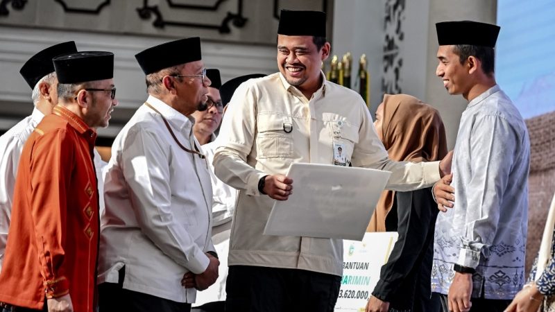 Gubernur Bobby Nasution Salurkan ZIS Rp3,5 Miliar kepada 5.051 Penerima Manfaat
