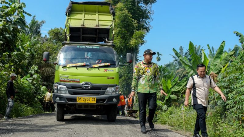 Wabup Sergai Bersama Kadis PUTR Tinjau Peningkatan Ruas Jalan Marubun – Baja Dolok Sipispis