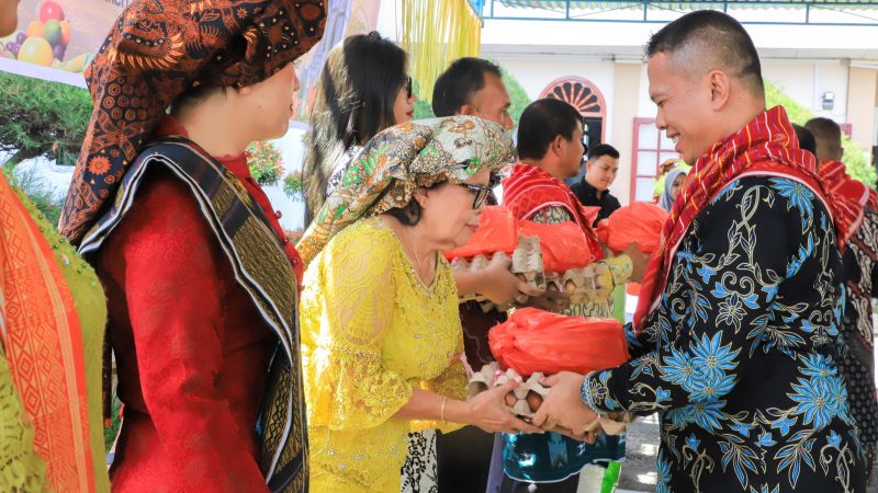 Wali Kota Pematangsiantar Diwakili Sekretaris Daerah Hadiri Kerja Rani GBKP Runggun Jalan Sisingamangaraja