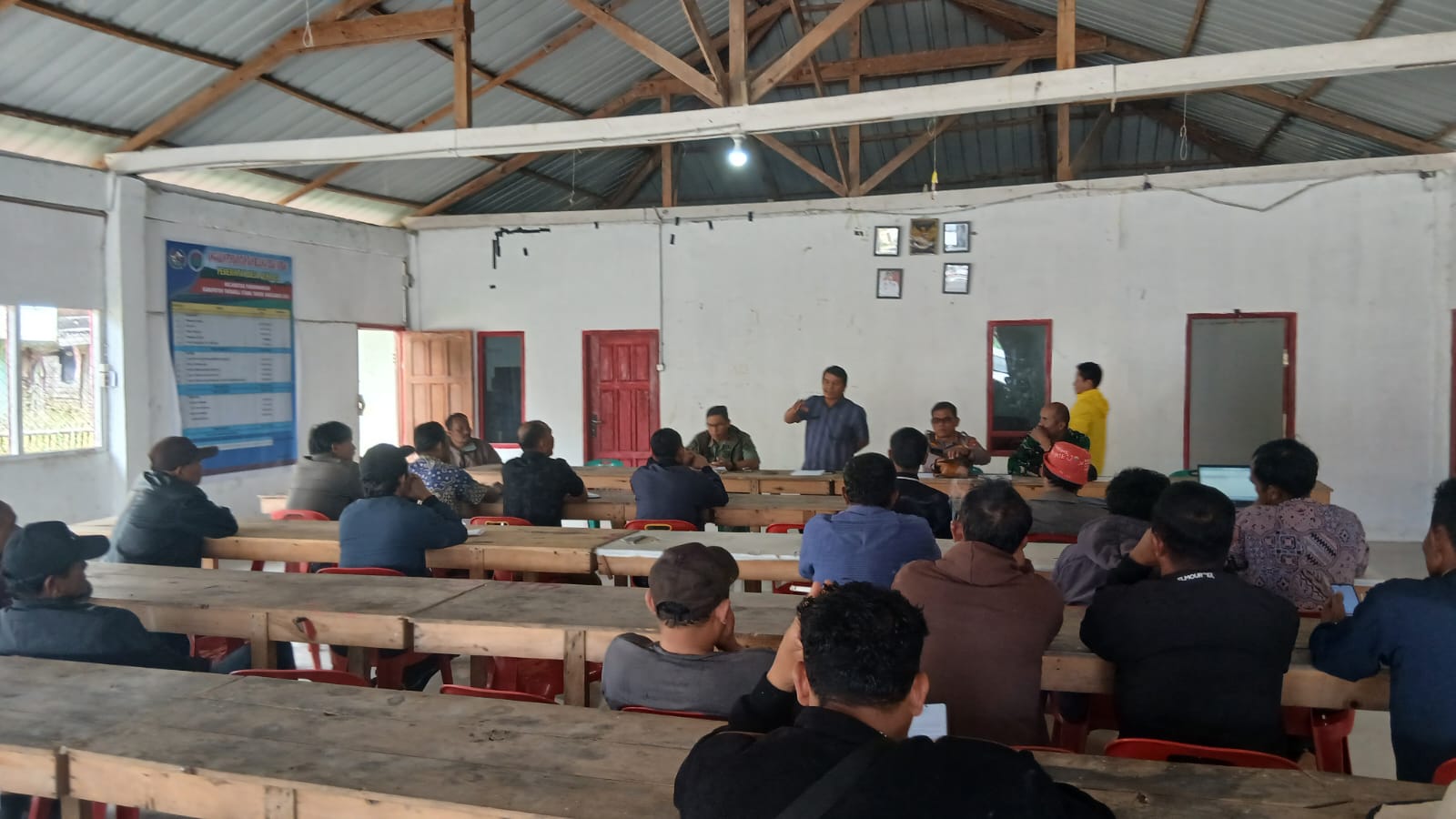 Pasca Penutupan Izin PBPH PT TPL, Camat Parmonangan Tegaskan Warga Dilarang Serobot Kawasan Hutan Negara