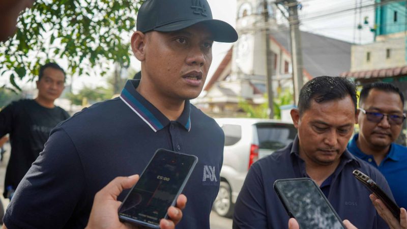 Kadis SDABMBK Kerahkan Sejumlah Alat Berat Bersihkan Parit Jalan Taduan Dari Sedimentasi Tebal