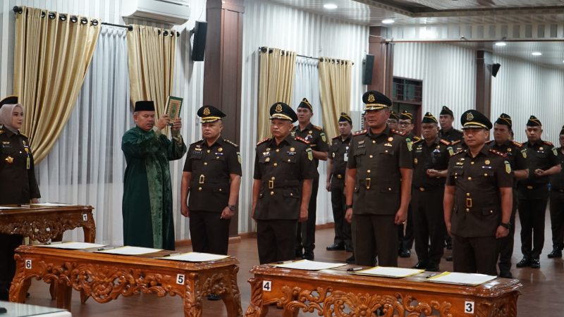 Lantik Asisten Pemulihan Aset & 5 Kajari, Kajati Sumatera Utara Tegaskan Jaga Integritas Dengan Iman Dan Taqwa Serta Loyal Kepada Institusi