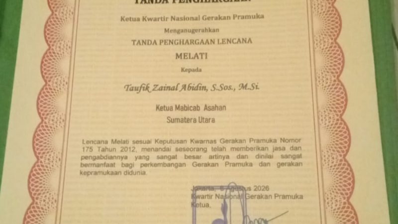 Bupati Asahan Terima Tanda Penghargaan Dari Ketua Kwarnas Gerakan Pramuka