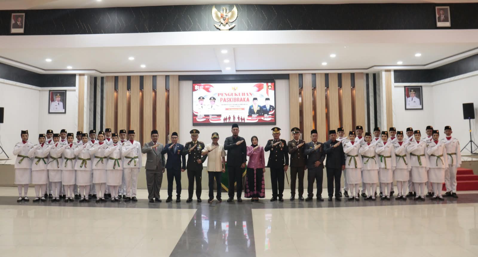 Bupati Inhu Kukuhkan Paskibraka Tahun 2026