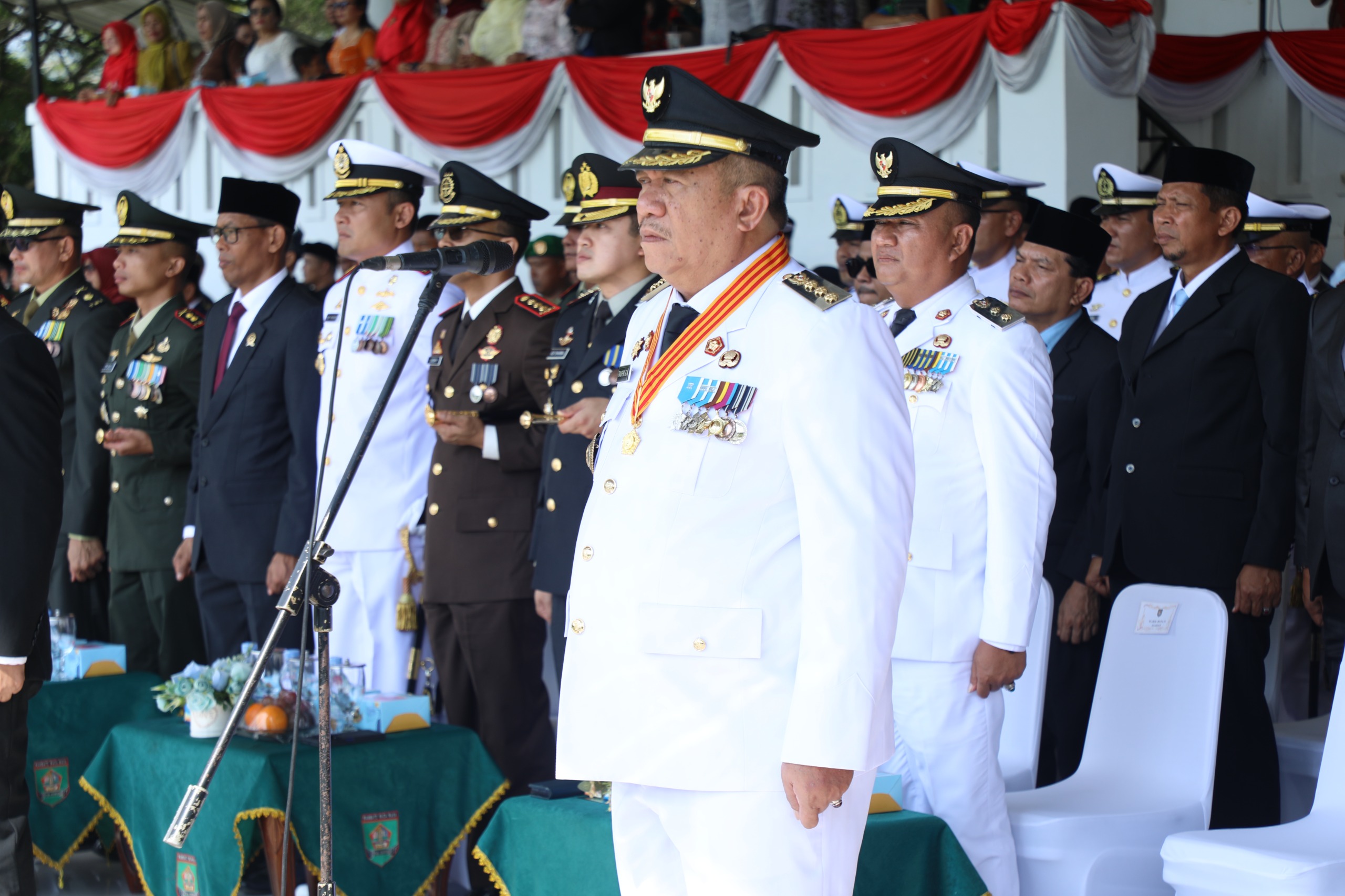 Bupati Asahan Pimpin Upacara Pengibaran Bendera HUT Ke-81 RI