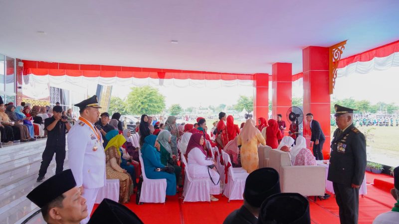 Bupati Baharuddin Siagian Pimpin Upacara Detik-Detik Proklamasi HUT ke-81 Kemerdekaan RI