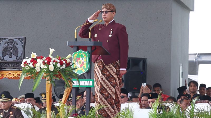 Kaban Bapenda Medan Mengenakan Pakaian Adat Simalungun Saat Saat HUT RI ke 81