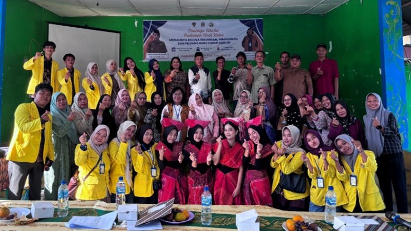 Dorong UMKM Desa “Naik Kelas”, KKN FE Universitas Asahan Gelar Pelatihan Digitalisasi Usaha Di Nagori Adil Makmur