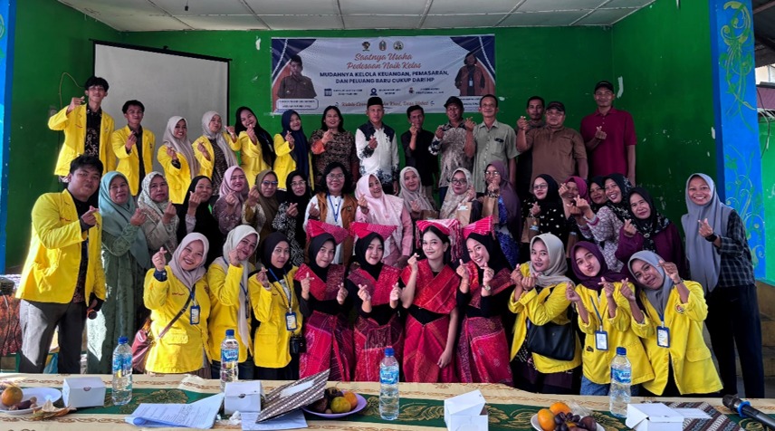 Dorong UMKM Desa “Naik Kelas”, KKN FE Universitas Asahan Gelar Pelatihan Digitalisasi Usaha Di Nagori Adil Makmur
