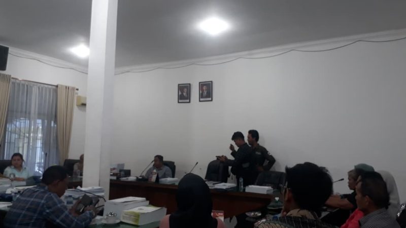 Keluhkan Asap Pabrik PT SSU dan Merasa “Dibola-bolakan” Dinas Lingkungan Hidup, 120 Orang Warga Tomuan Tanda Tangani Surat Pengaduan ke DPRD Pematangsiantar