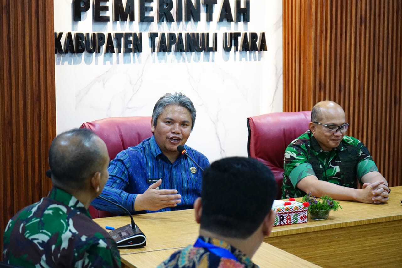 ‎Pemkab Tapanuli Utara Terima Kunjungan Tim Peneliti Seskoad, Tegaskan Sinergi Strategis dengan TNI dalam Penanganan Bencana dan Pembangunan