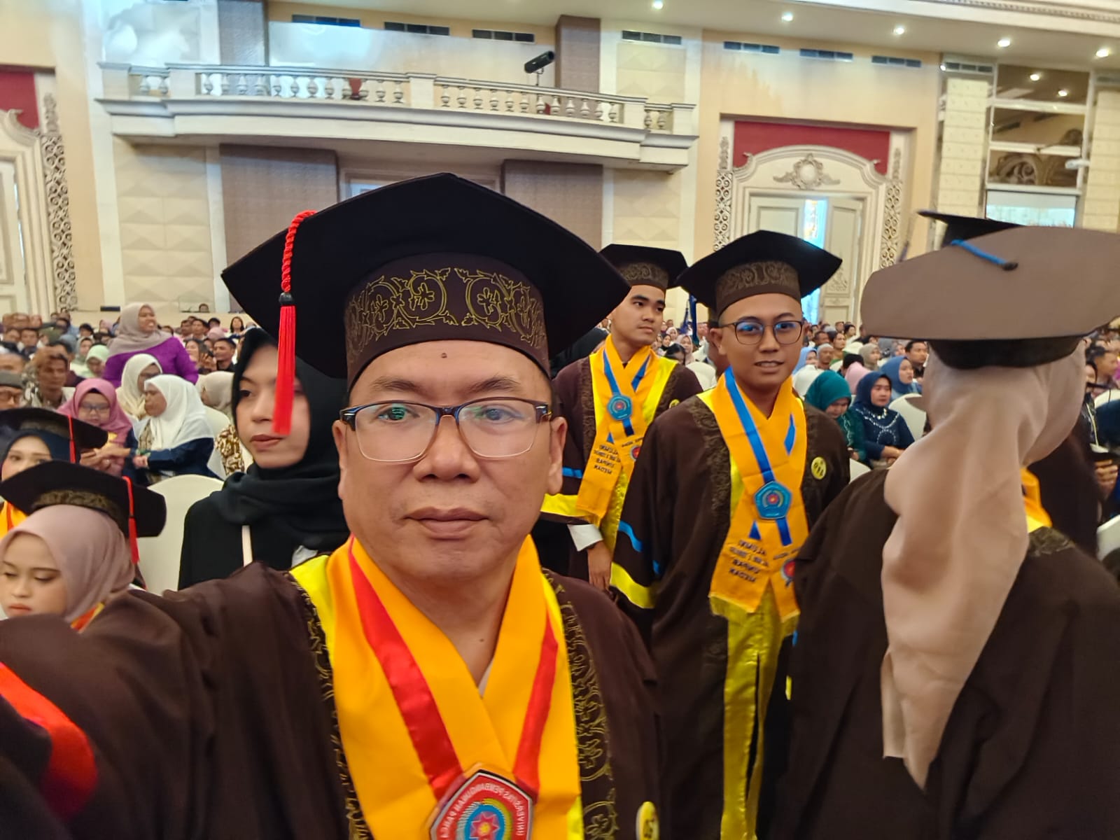 Sanco Simanullang Raih Gelar Sarjana Hukum dan Penghargaan Wisudawan Berkarya pada Wisuda ke-76 Universitas Pembangunan Panca Budi
