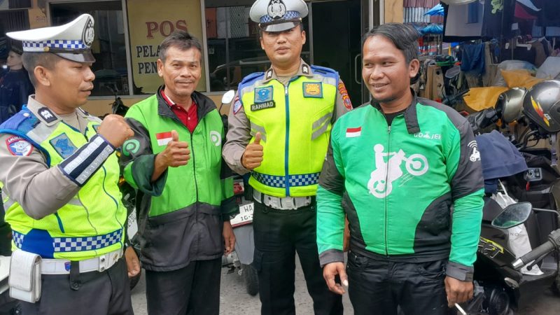Sat Lantas Polres Pematangsiantar Sosialisasi Tertib Berlalu Lintas kepada Pengendara Ojol