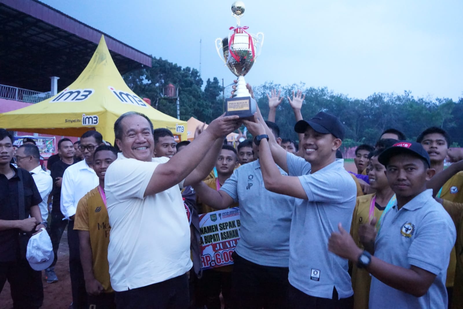 Bupati Resmi Tutup Turnamen Sepak Bola U-15 Piala Bupati Asahan 2026