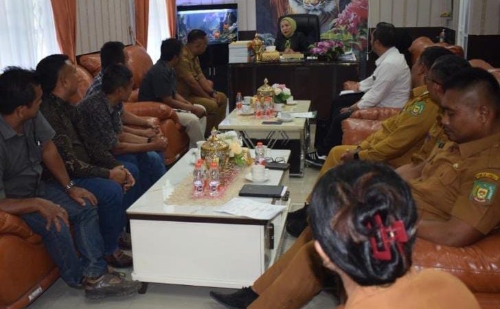 Jalan Rusak Tak Kunjung Diperbaiki, Warga Ponco Warno Desak Perkebunan USU Beri Kontribusi Nyata