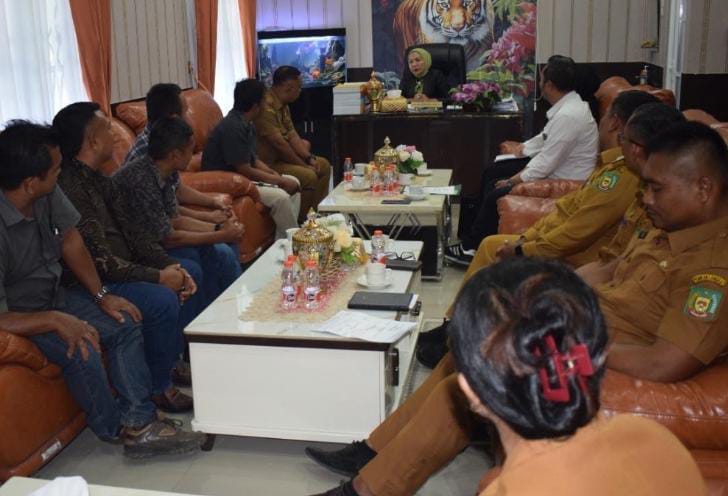 Jalan Rusak Tak Kunjung Diperbaiki, Warga Ponco Warno Desak Perkebunan USU Beri Kontribusi Nyata