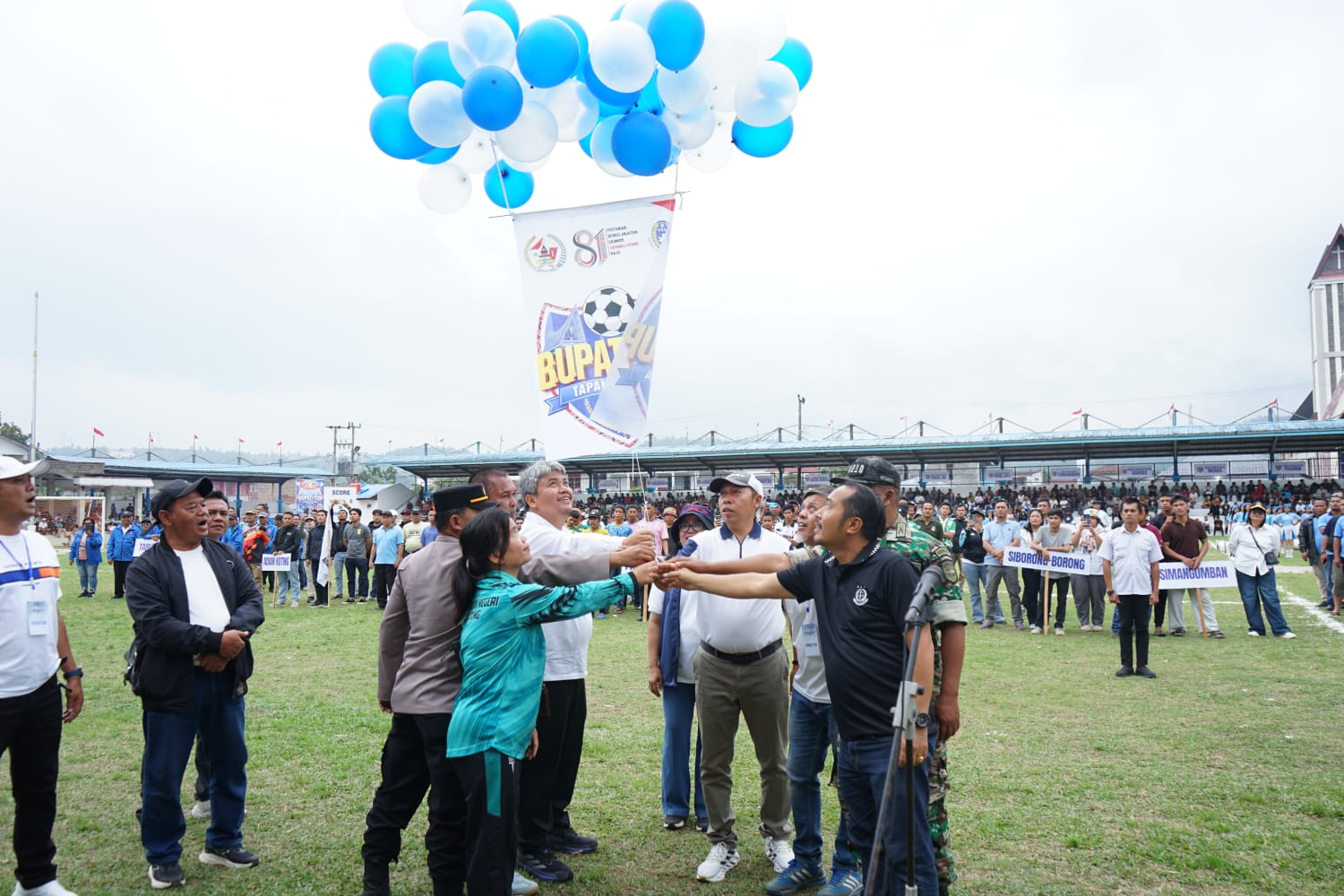‎Meriahkan Hari Jadi ke-81 Taput, Bupati JTP Hutabarat Resmi Buka Turnamen Sepak Bola Bupati Cup 2026 ‎