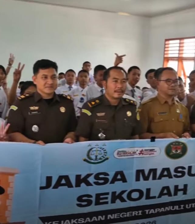 Program Jaksa Masuk Sekolah, Kejari Taput Ingatkan Pelajar SMAN 2 Tarutung Stop Bullying