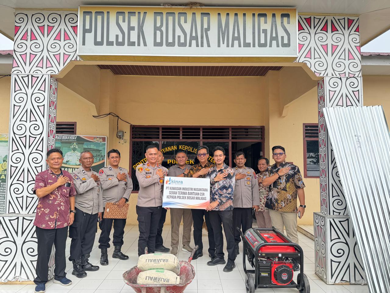 Peduli Lingkungan, PT KINRA Salurkan CSR Kepada Polsek Bosar Maligas dan LPJU Tenaga Surya di Dua Kecamatan Bosar Maligas dan Kecamatan Bandar Huluan