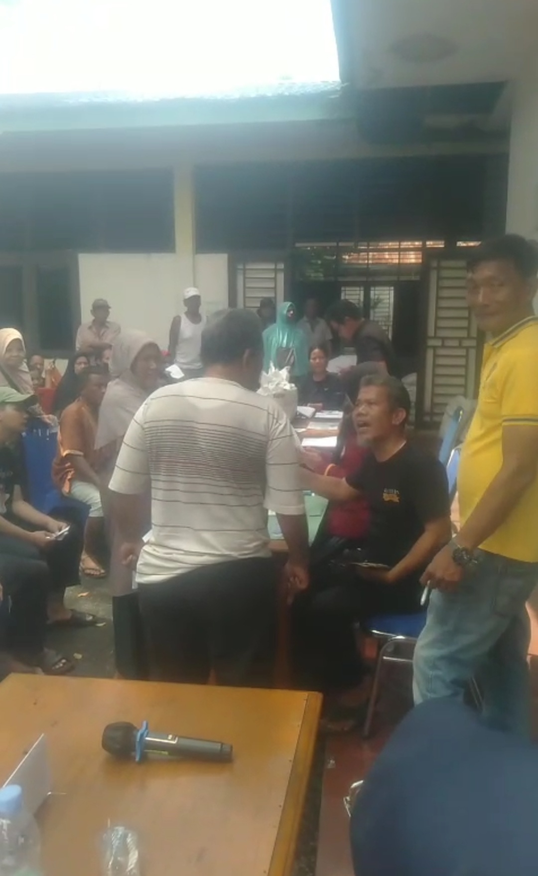 Ribut Bansos Beras 30 Kg di Helvetia, Warga Soroti Penerima Dinilai Tak Tepat Sasaran