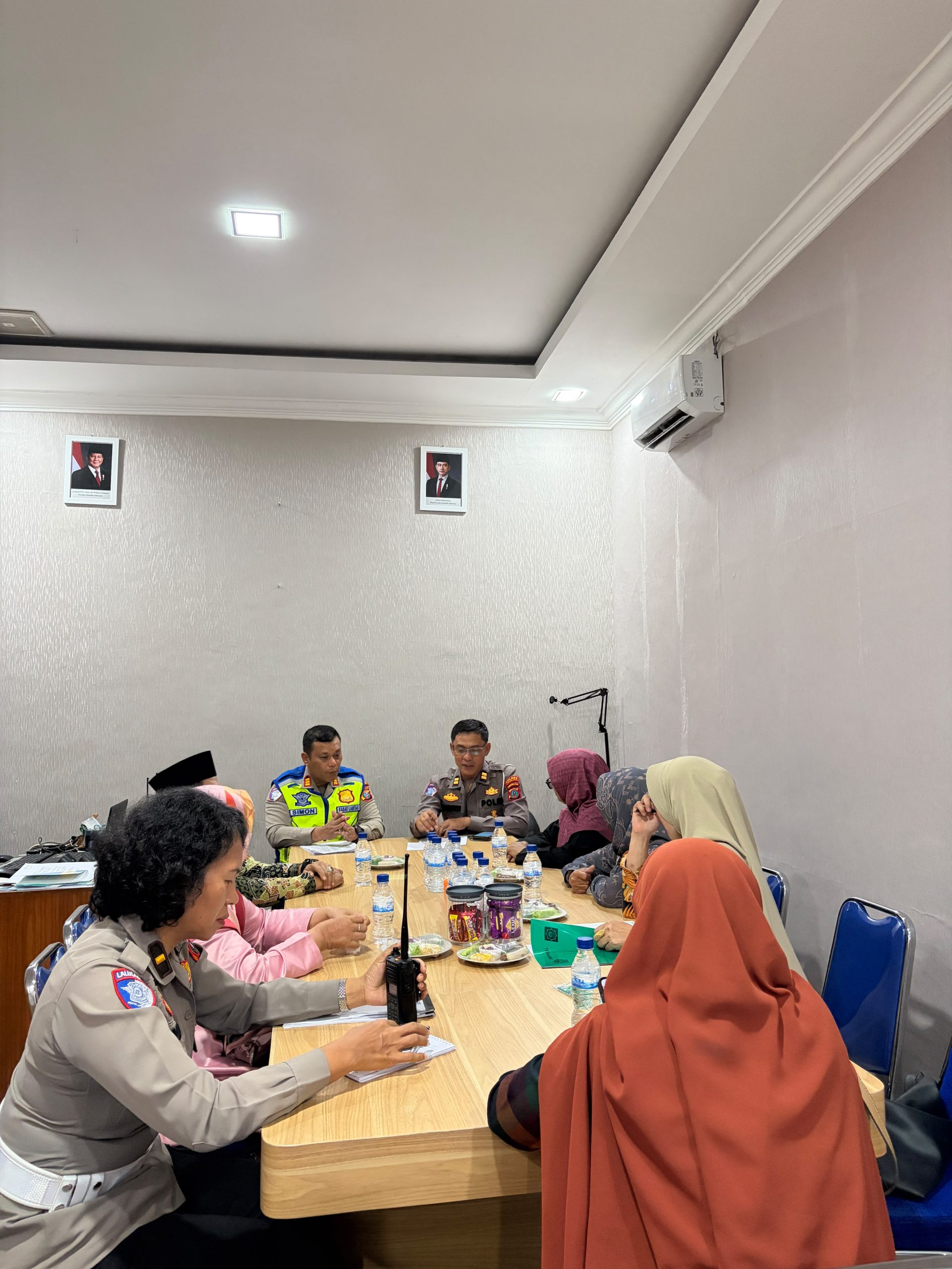 Sat Lantas Polres Pematangsiantar Ngopi Bareng Jalin Komunikasi dengan Komunitas Majelis Taklim