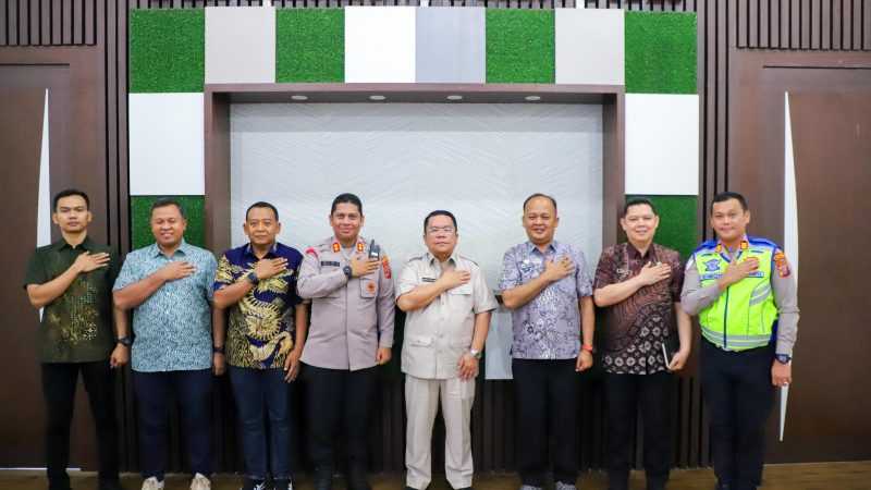 Wali Kota Didampingi Asisten Pemerintahan dan Kesejahteraan dan Staf Ahli Bidang Pembangunan Sambut Silaturahmi Kapolres Pematangsiantar