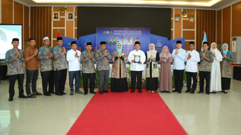 Wali Kota Pematangsiantar Hadiri Rapat Kerja Majelis Taklim Silaturahmi Periode 2026 -2031