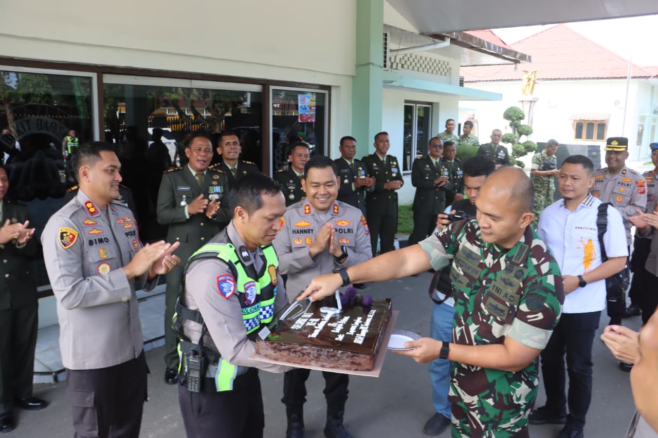 Kapolres Langkat Polda Sumut dan Dandim 0203 Langkat Rayakan HUT ke_81 TNI, Perkuat Sinergitas