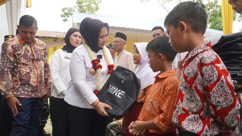 Dari Ujung Langkat, Plt. Bupati Tiorita Pastikan Pemerintah Hadir Bawa Pelayanan dan Bantuan