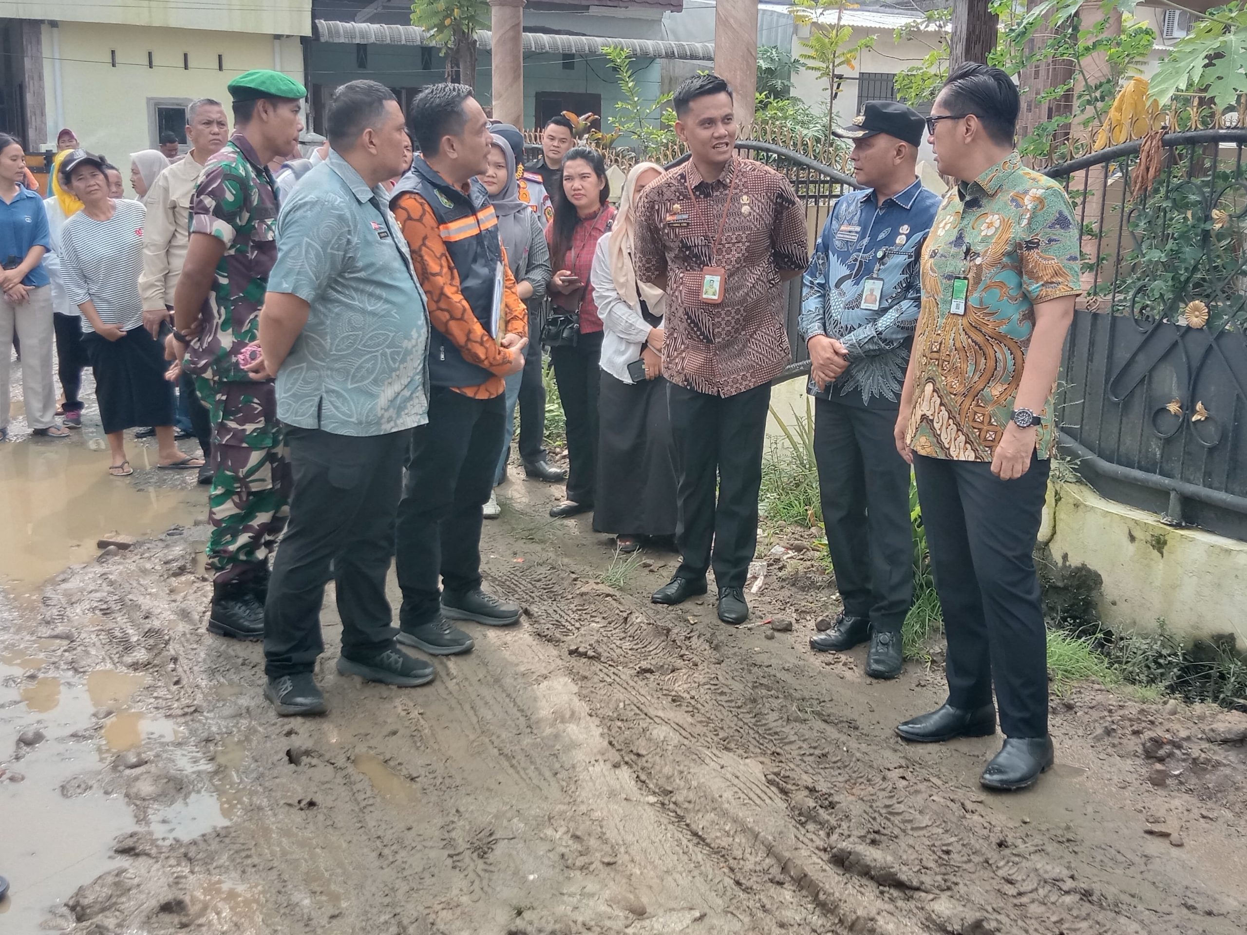 Rico Waas Pastikan Pipanisasi PDAM Griya Kencana Rampung, Jalan, Drainase dan Lampu Jalan Jadi Perhatian