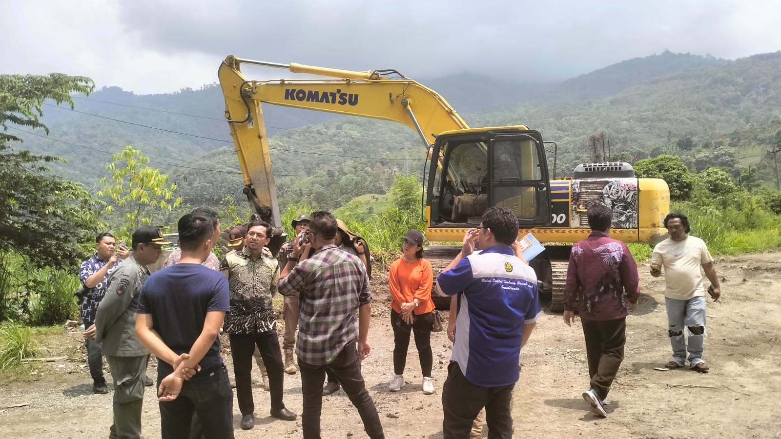 Tim Gabungan Hentikan Aktivitas Tambang Tanpa Izin di Karo, Dump Truk dan Ekskavator Dihentikan