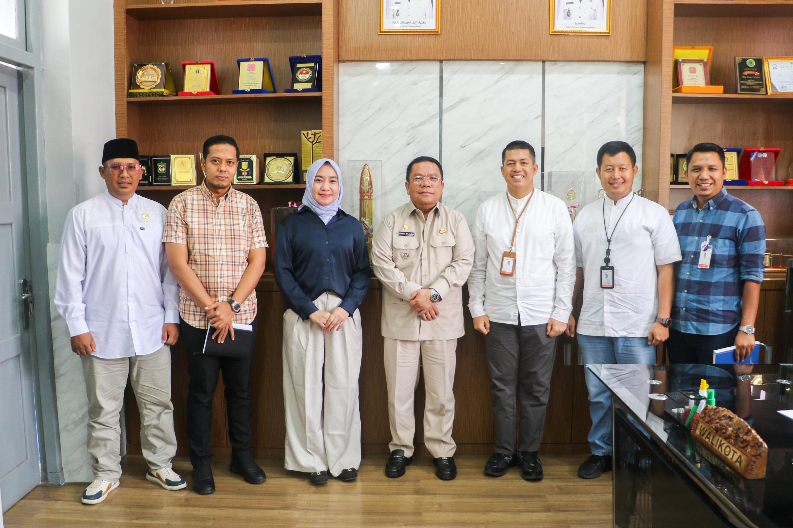 Wali Kota Wesly Silalahi Didampingi Dua Kabag Setdako Pematangsiantar Sambut Audiensi dan Silaturahmi Kacab Bank Sumut Syariah Pematangsiantar