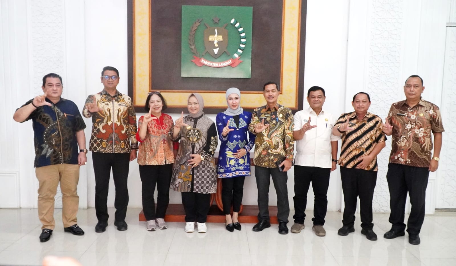 Plt. Bupati Langkat Tiorita Buka Jalan Investasi, Rapala Siap Bangun Jembatan Rp1 Miliar