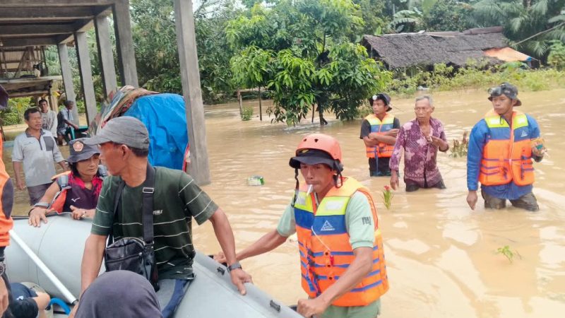 Plt. Bupati Langkat Tiorita Gerak Cepat Tangani Banjir Besitang, Bantuan dan Layanan Kesehatan Disalurkan