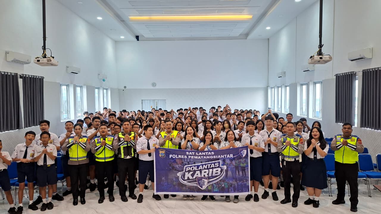 Lantas Polres Pematangsiantar Gelar Giat Police Go To School Edukasi Siswa/i SMP Kalam Kudus